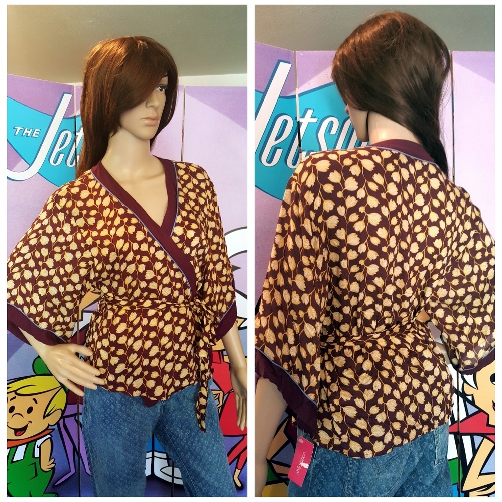⬇️ Berry & Gold Cross Front Kimono Wrap Top